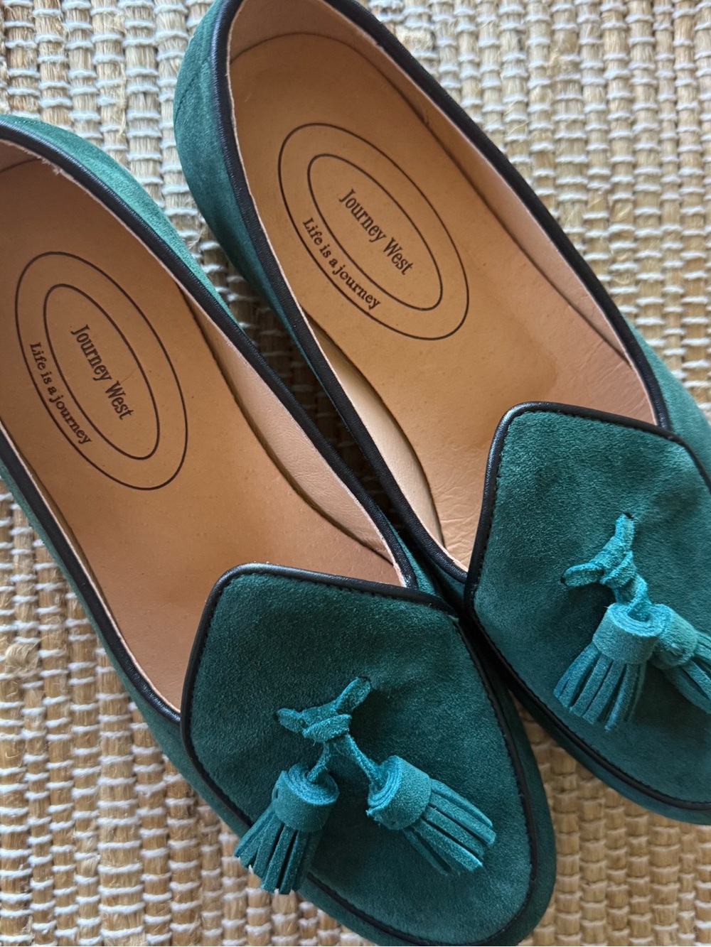 Journey West Emerald Green Suede Tassel Loafers Size 7M Quiet Luxury - Picture 4 of 4